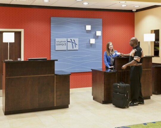 Holiday Inn Express & Suites Dayton South - I-675 - Photo3