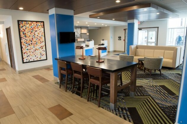 Holiday Inn Express & Suites - Dayton Southwest - Photo3