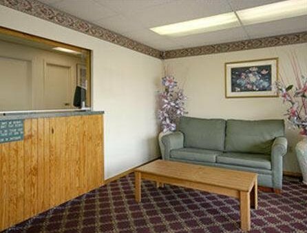 Super 8 Motel Moraine Dayton - Photo2