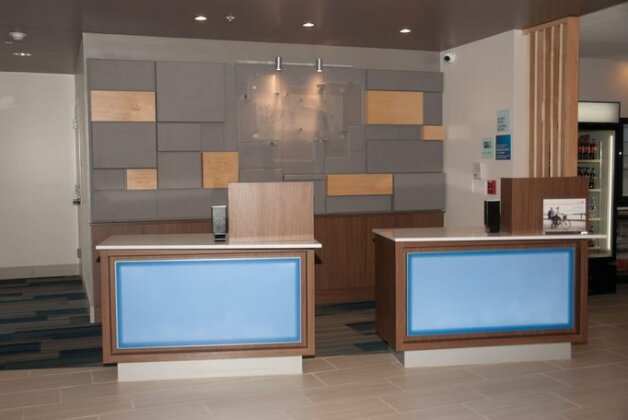 Holiday Inn Express & Suites Decatur - Photo3