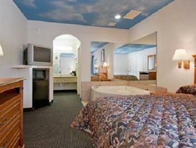 Americas Best Value Inn & Suites- Deer Park Houston - Photo4