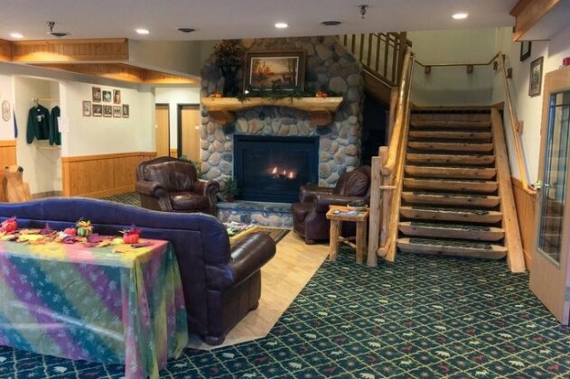 White Oak Inn and Suites - Photo2