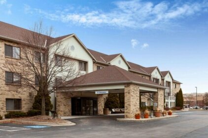 La Quinta Inn & Suites Milwaukee Delafield