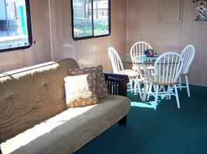 Holly Bluff Marina Houseboat Rentals - Photo4