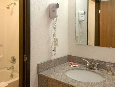 Super 8 by Wyndham Deming NM - Photo2