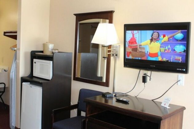 Carom Inn Baton Rouge East - Photo2