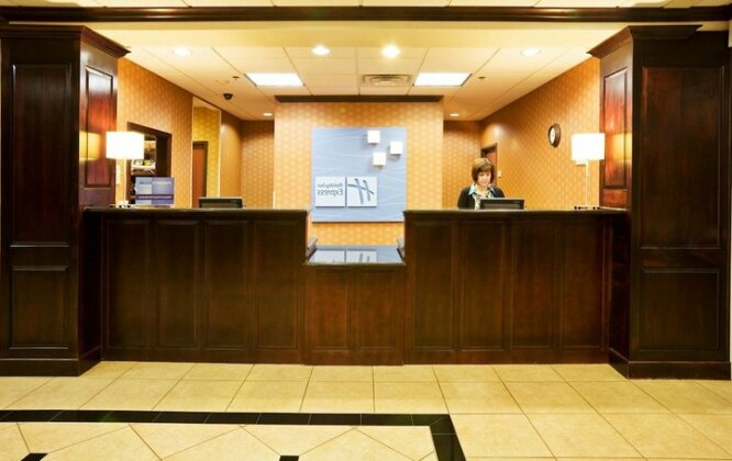 Holiday Inn Express Hotel and Suites Denison North-Lake Texoma - Photo5