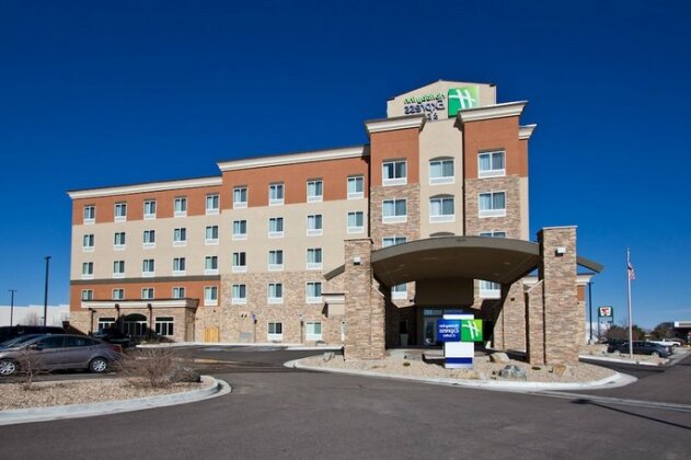 Holiday Inn Express and Suites Denver East Peoria Street
