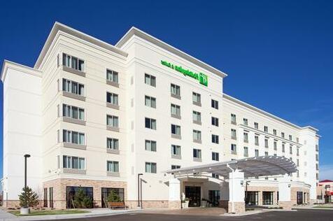 Holiday Inn & Suites Denver Airport - Photo3