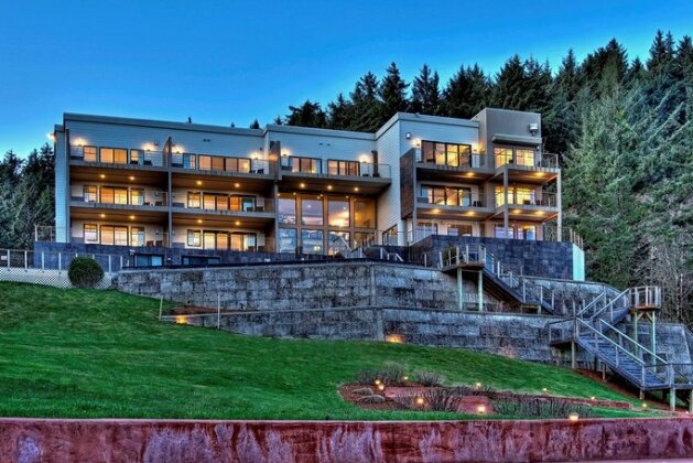Whale Cove Inn - Photo2