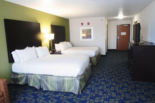 Holiday Inn Express and Suites Urbandale Des Moines - Photo3