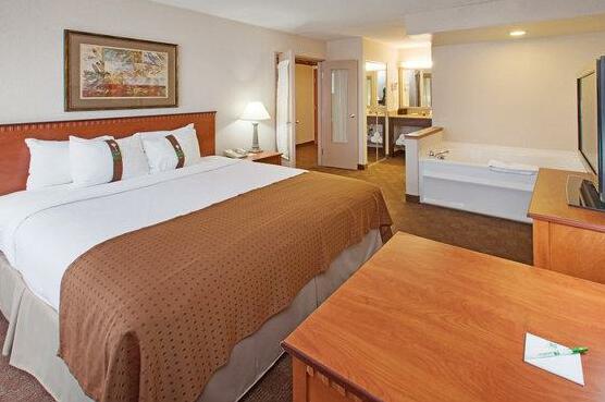 Holiday Inn Hotel & Suites Des Moines-Northwest - Photo3