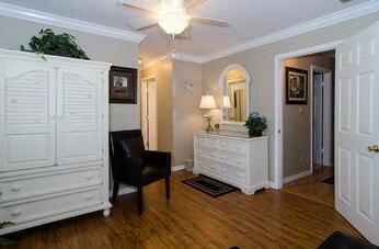 Bayou Village 625 - Photo4