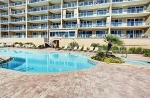 Emerald Tides - 2 Br condo by RedAwning