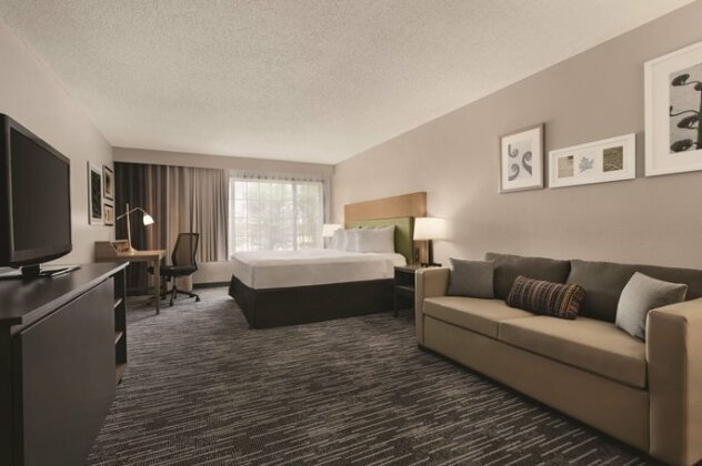 Country Inn & Suites by Radisson Detroit Lakes MN
