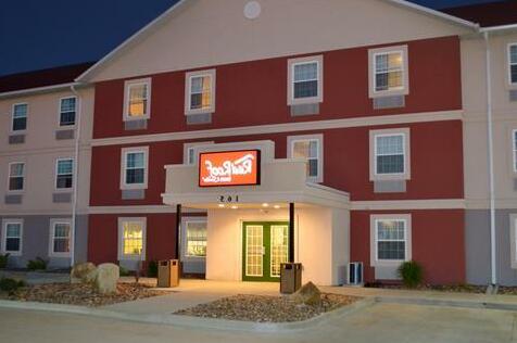 Red Roof Inn & Suites Dickinson - Photo4