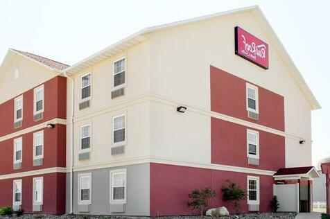 Red Roof Inn & Suites Dickinson - Photo5