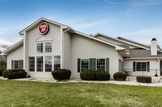 Econo Lodge Inn and Suites