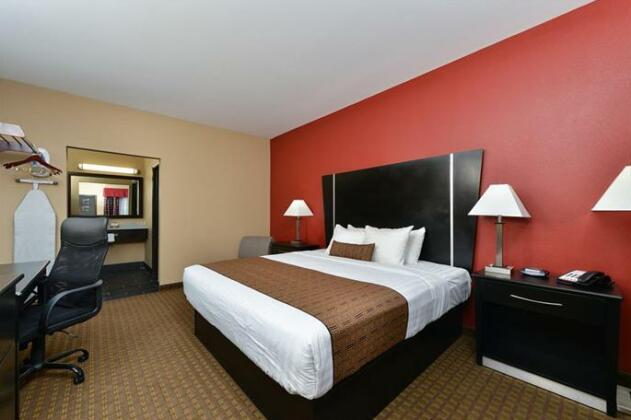 Americas Best Value Inn Dilley - Photo4