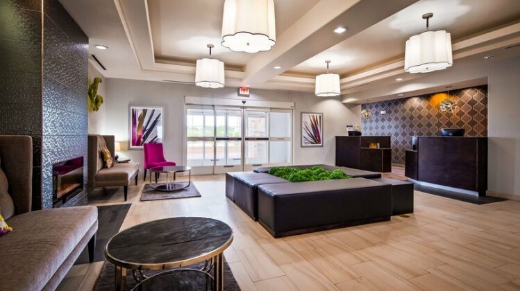 Best Western Plus Dilley Inn & Suites - Photo2