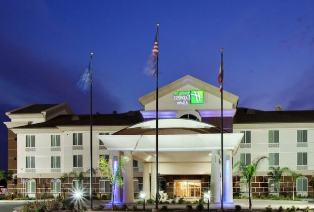 Holiday Inn Express Hotel & Suites Dinuba West - Photo2