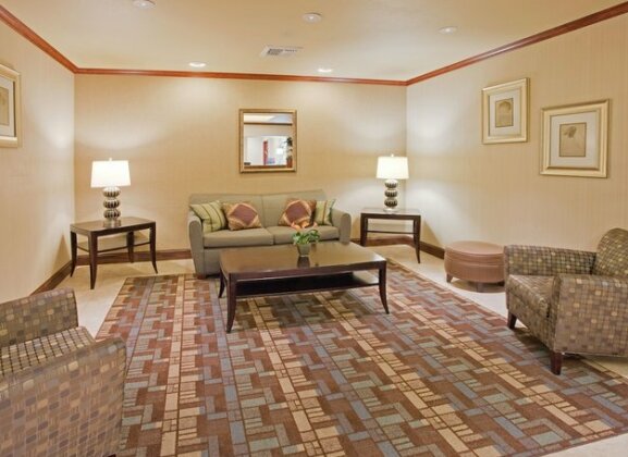 Holiday Inn Express Hotel & Suites Dinuba West - Photo4
