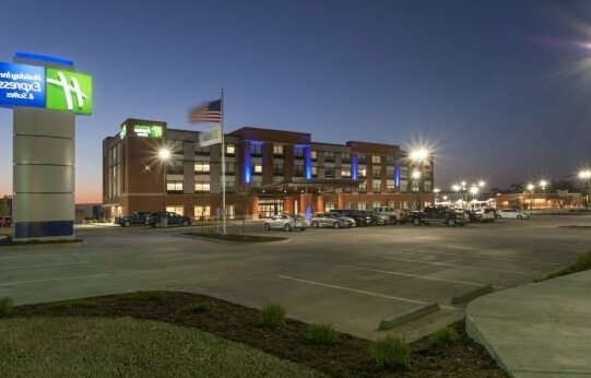 Holiday Inn Express & Suites - Dodge City
