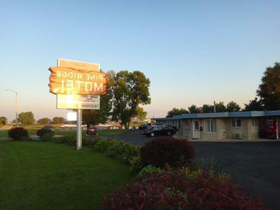 Pine Ridge Motel - Photo2