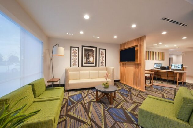 Holiday Inn Express Donaldsonville - Photo3
