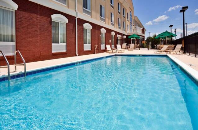 Holiday Inn Express Hotel & Suites Dothan North - Photo2