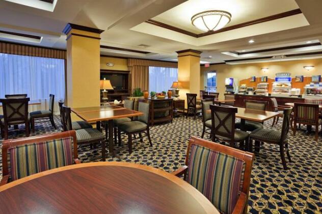 Holiday Inn Express Hotel & Suites Dothan North - Photo5