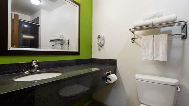 Best Western Douglas Inn & Suites - Photo5