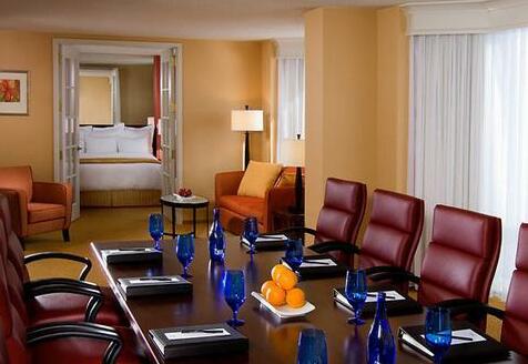 Chicago Marriott Suites Downers Grove - Photo4