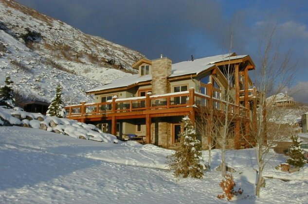 Five-Bedroom Vacation Home Near Cottonwood Canyon