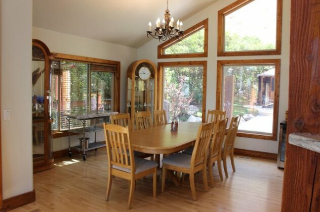 Five-Bedroom Vacation Home Near Cottonwood Canyon - Photo2