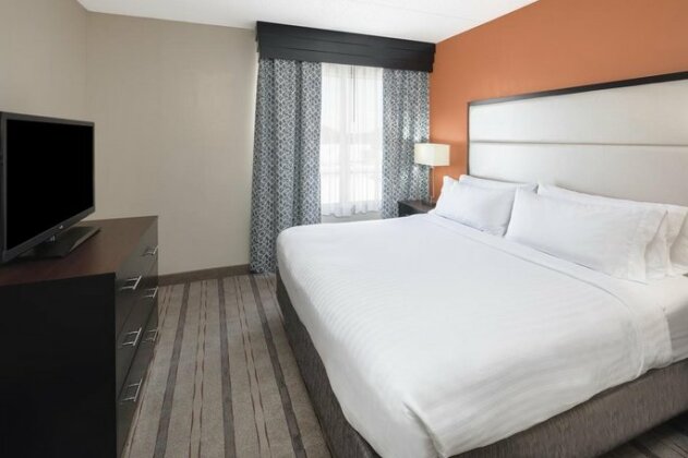 Holiday Inn Express & Suites Atlanta NE- Duluth - Photo4