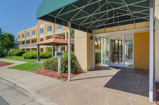 Quality Inn & Suites Medical Park - Photo4