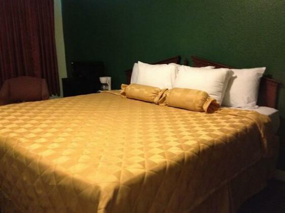 Knights Inn & Suites Eagle Pass - Photo3