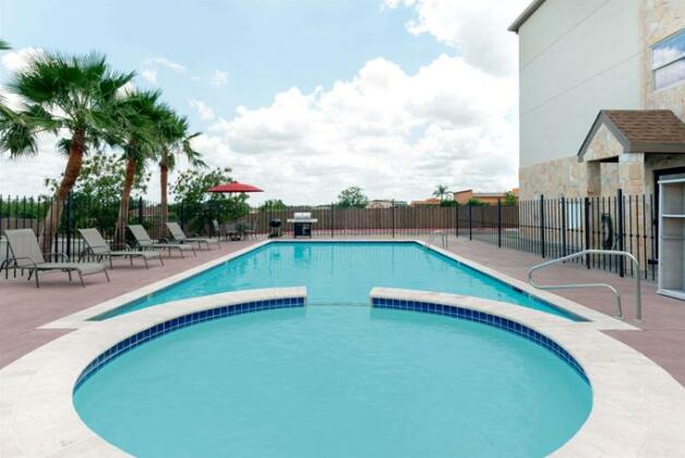 Microtel Inn and Suites Eagle Pass - Photo3