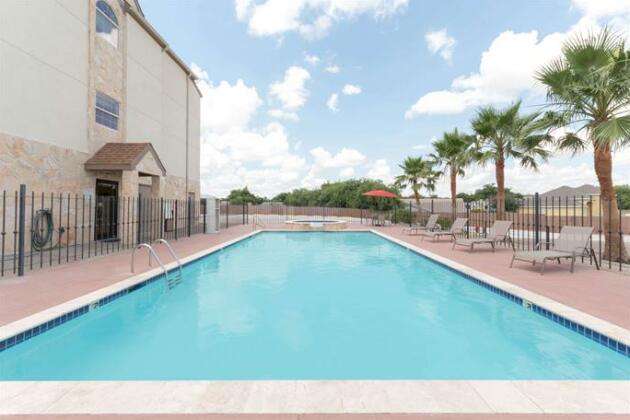 Microtel Inn and Suites Eagle Pass - Photo4