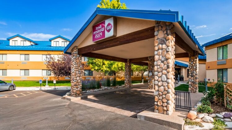 Best Western Plus Eagle Lodge & Suites