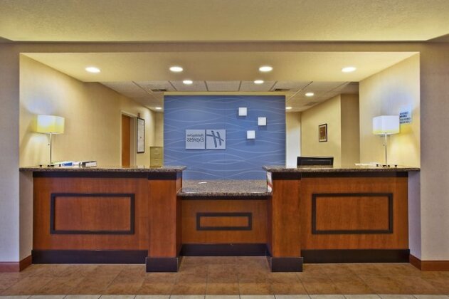 Holiday Inn Express Hotel & Suites East Lansing - Photo2