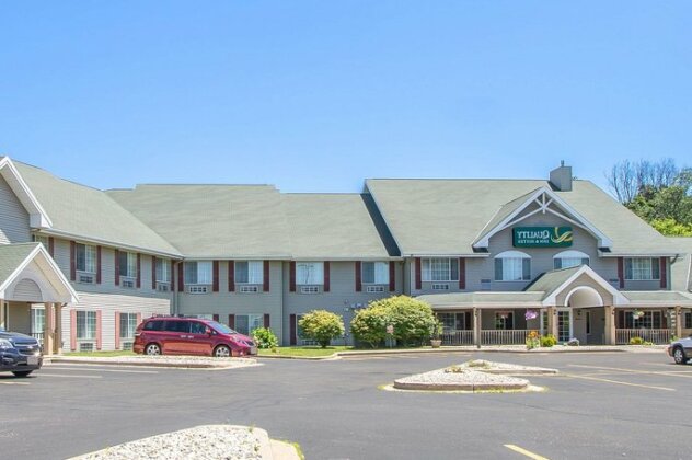 Quality Inn & Suites East Troy - Photo2