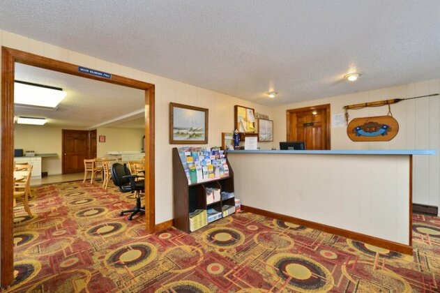Captains Quarters Motel & Conference Center - Photo3