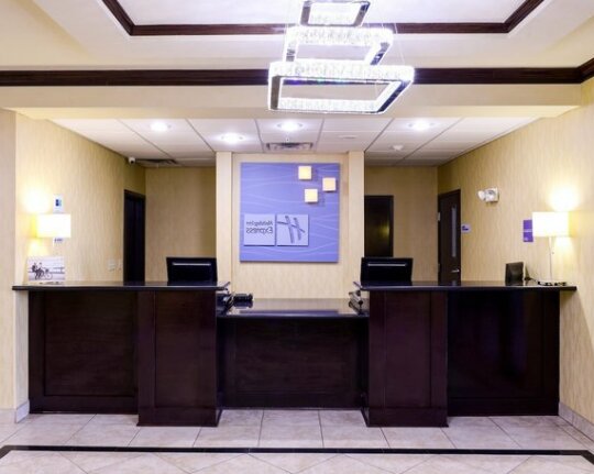 Holiday Inn Express & Suites Eastland - Photo3