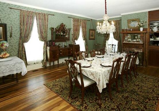 Maple Hill Bed and Breakfast - Photo4