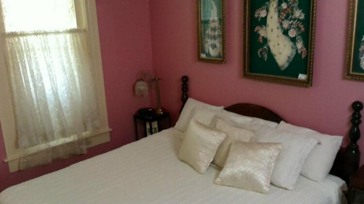 The Mays Place Bed and Breakfast - Photo2