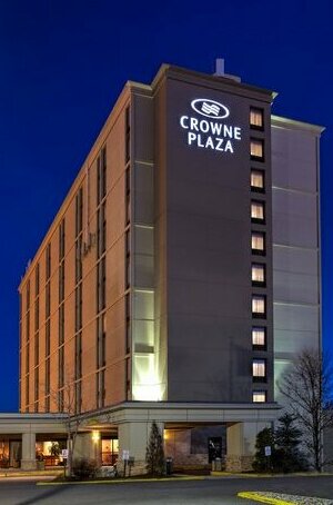 Crowne Plaza Hotel-Newark Airport