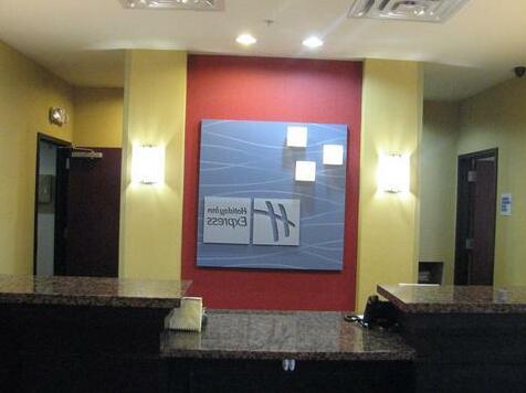 Holiday Inn Express Hotel and Suites Elk City - Photo4