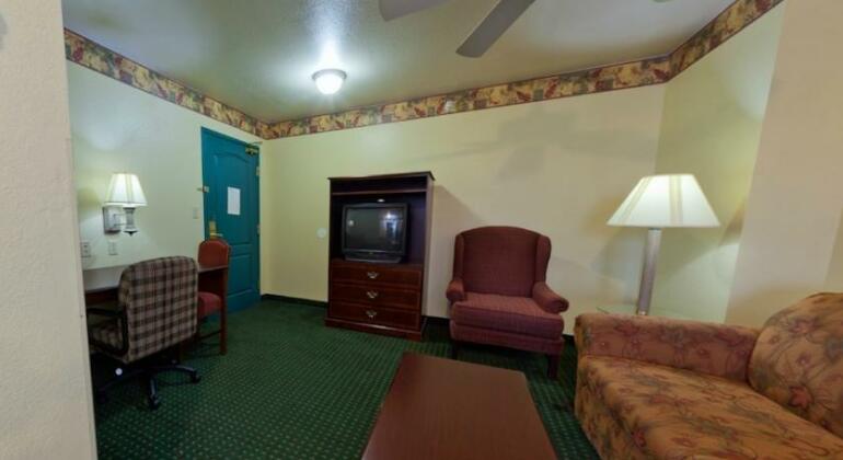 Country Inn & Suites by Radisson Elkhart North IN - Photo2